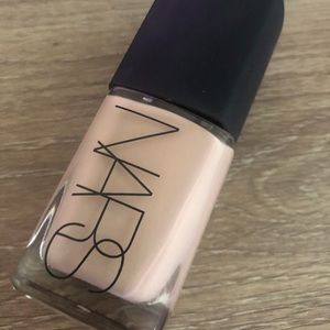 Nars Sheer Glow foundation ( Mont Blanc )